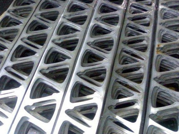 Alloy-Steel-Scrap-4