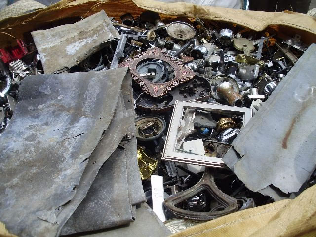 Old Zinc Die Cast Scrap (Saves) - Image 7